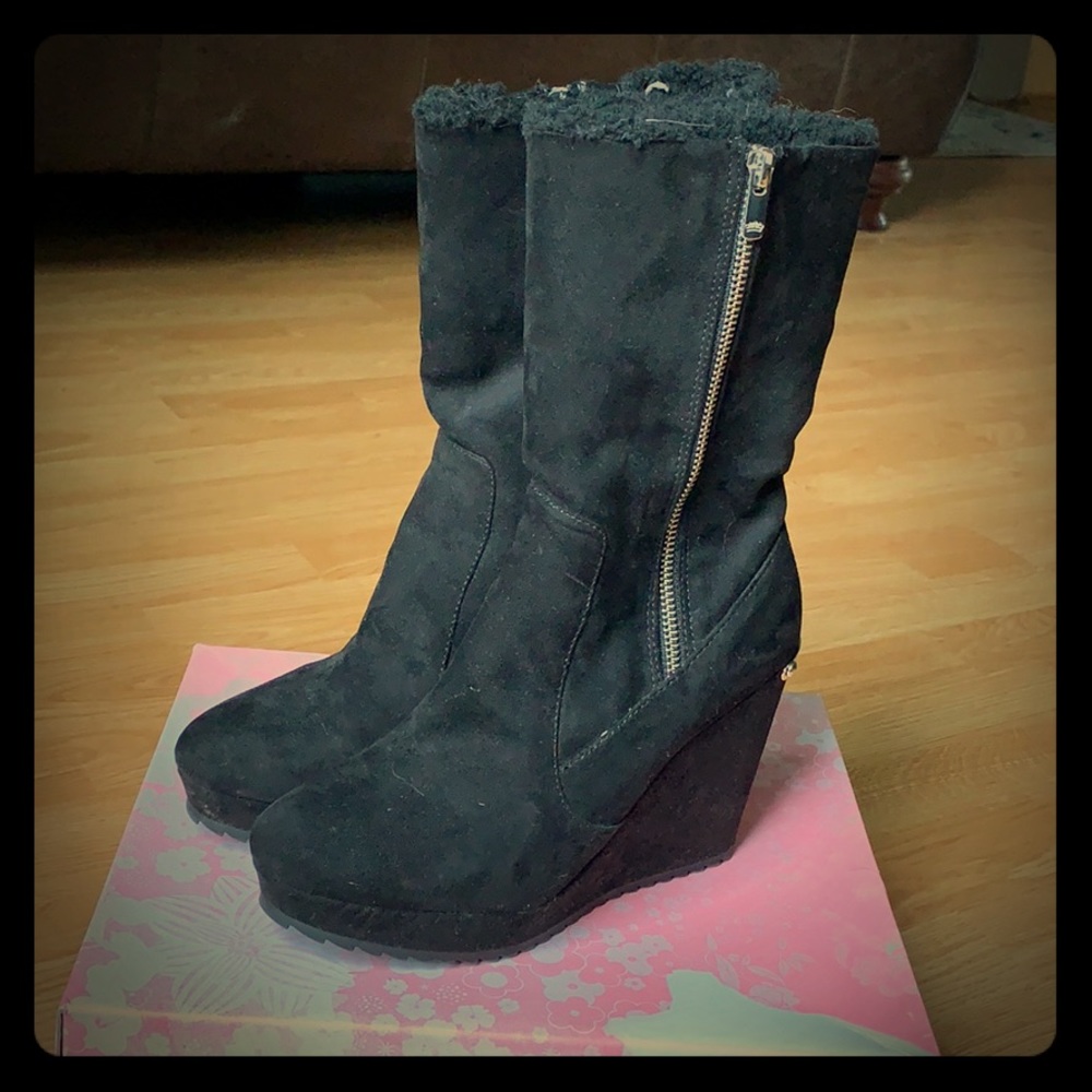 Wedge bootie